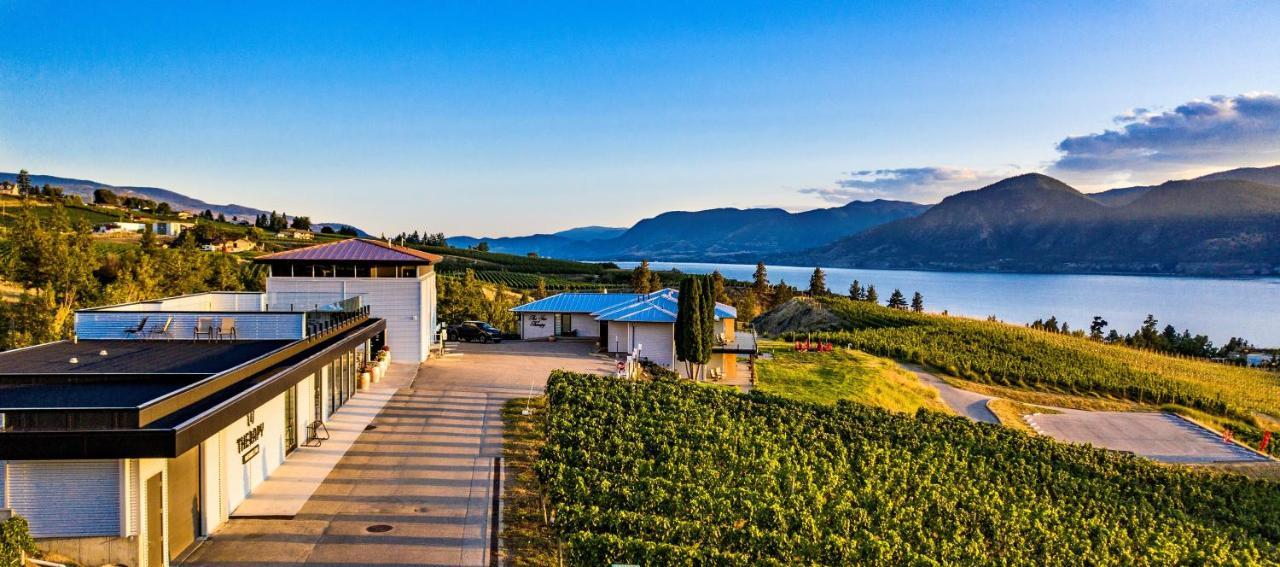 The Inn At Therapy Vineyards Naramata Bagian luar foto